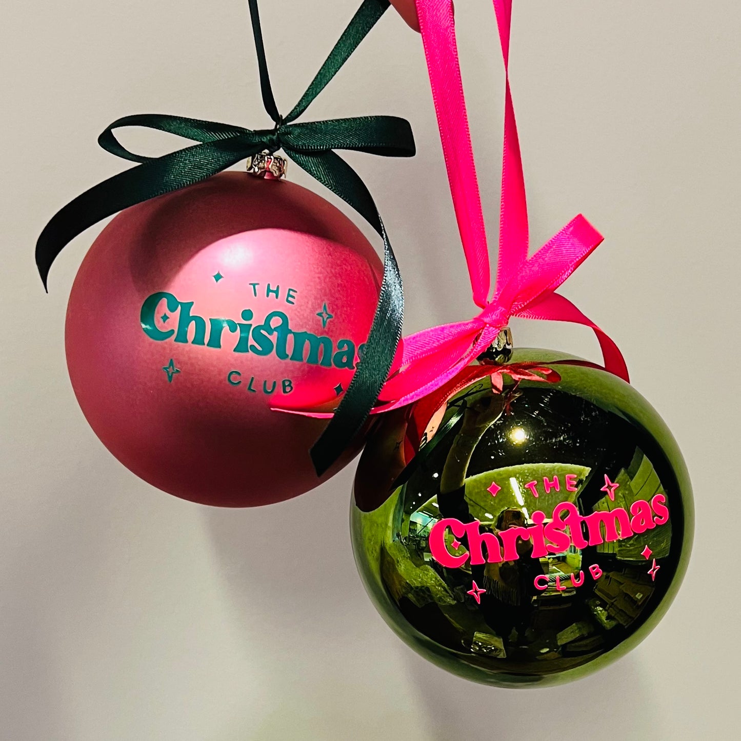 Kerstbal 'Christmas Club' - (Verkrijgbaar in 2 Kleuren)