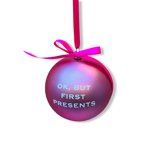 Kerstbal 'Ok, But First Presents' - Mat Roze